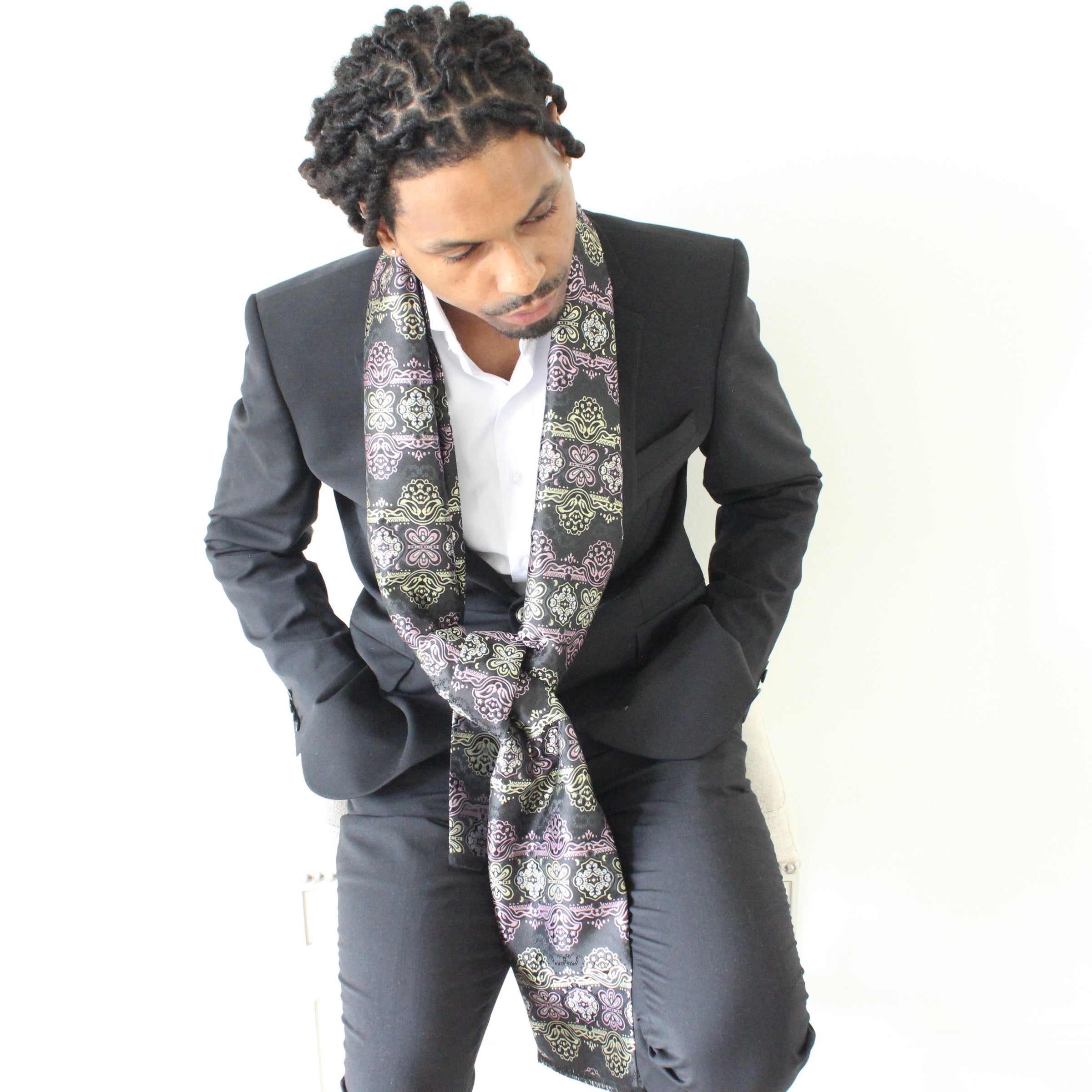 grey shirt with tie combination